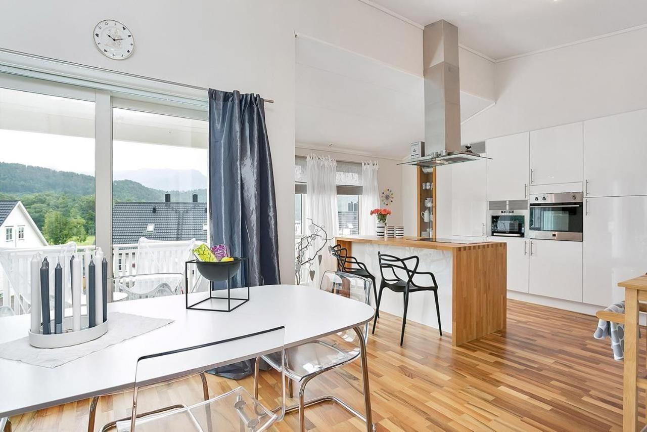 Systra Hotel Apartments Sjøholt Habitación foto